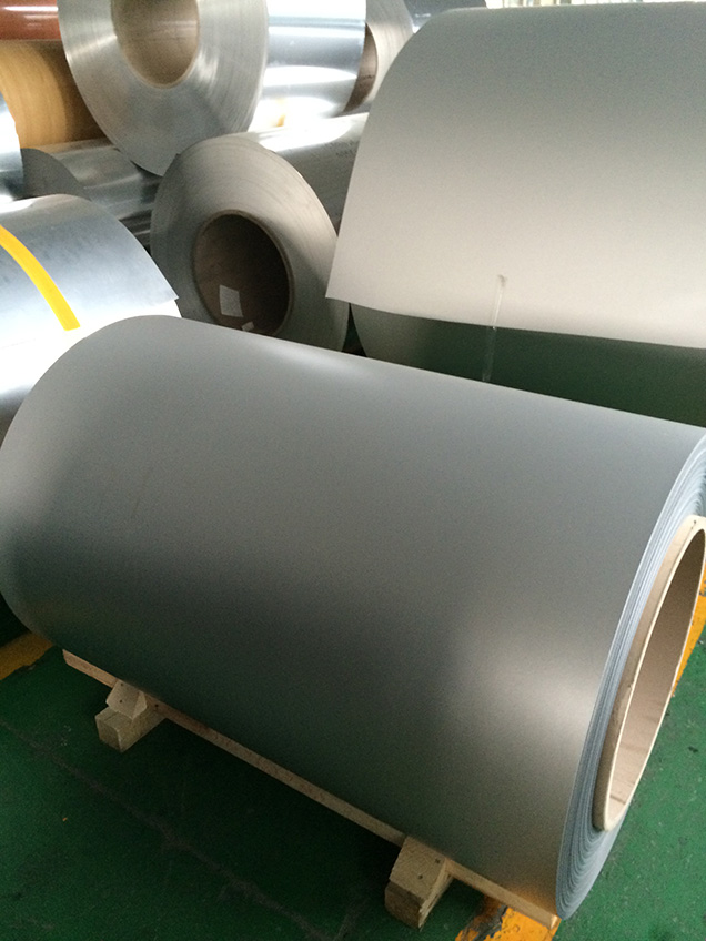 rollo de aluminio pintado